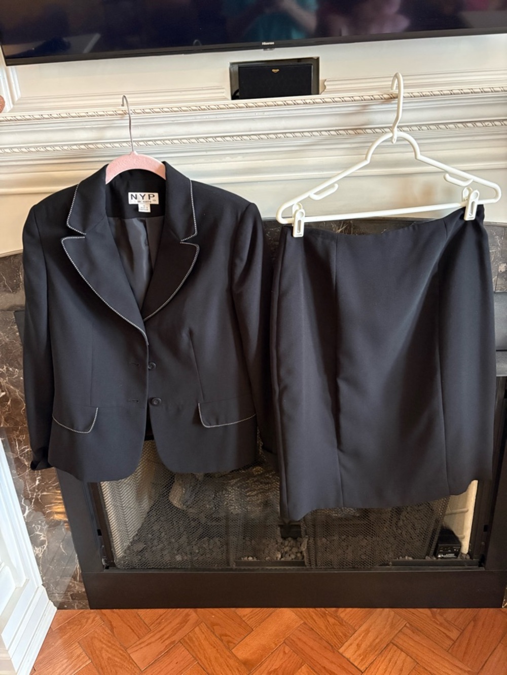 Vintage Women’s Black Skirt Suite By Jones New York. White Stitching & Pleats